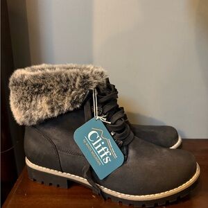 Cliffs Black Fur-Lined Boots womens 9 NEW